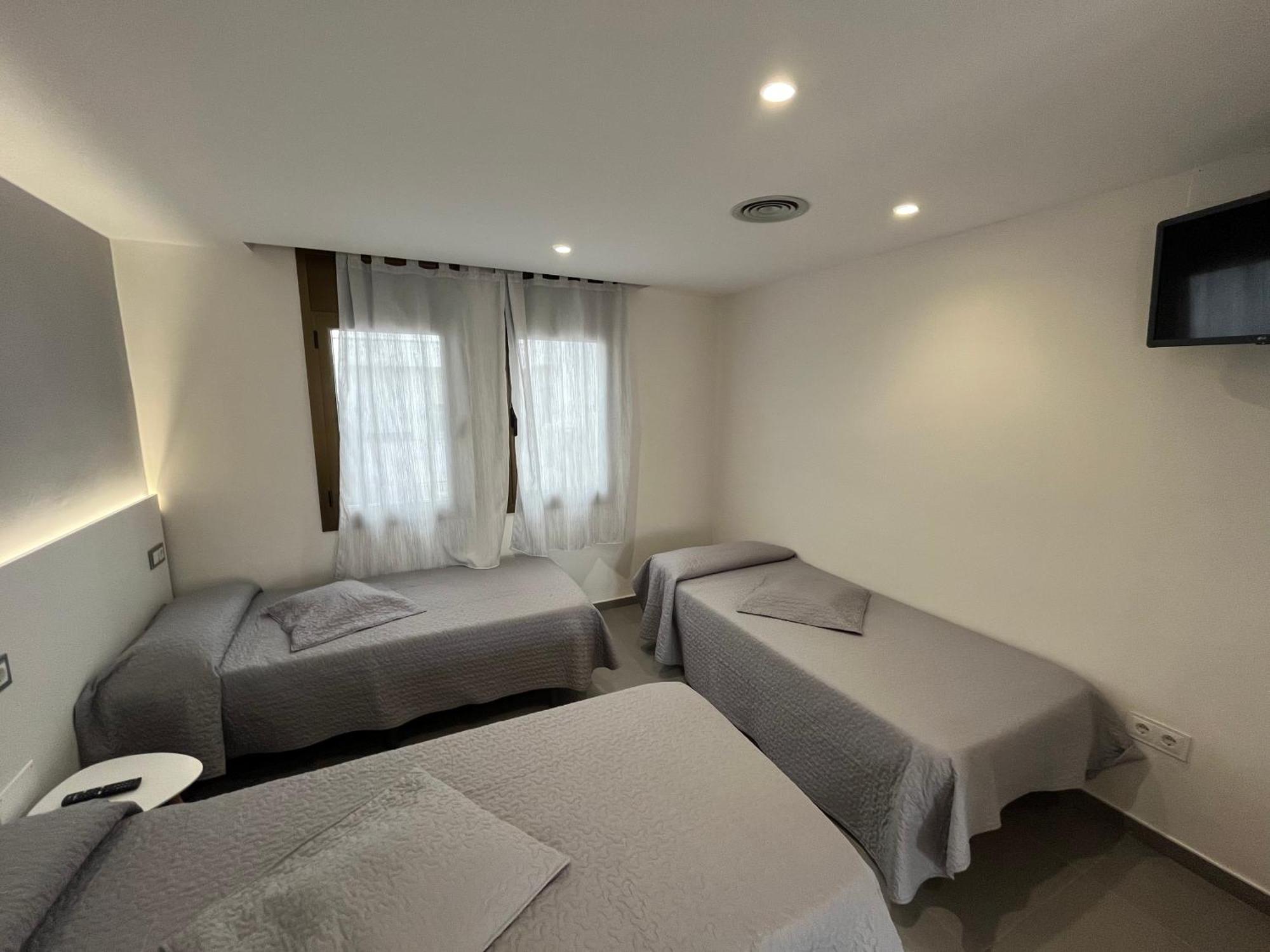 Hostal Tarres Anglés Δωμάτιο φωτογραφία