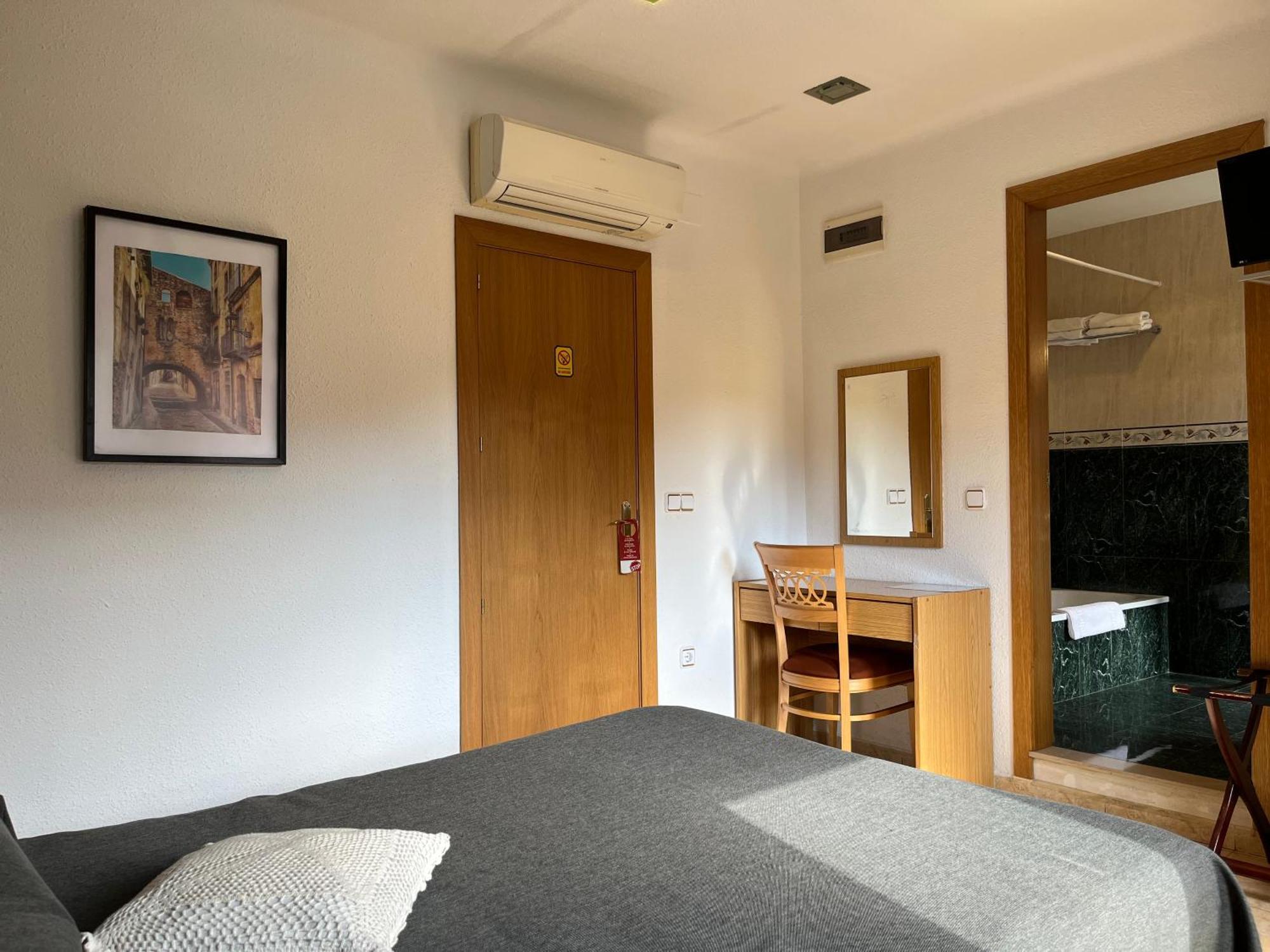 Hostal Tarres Anglés Δωμάτιο φωτογραφία