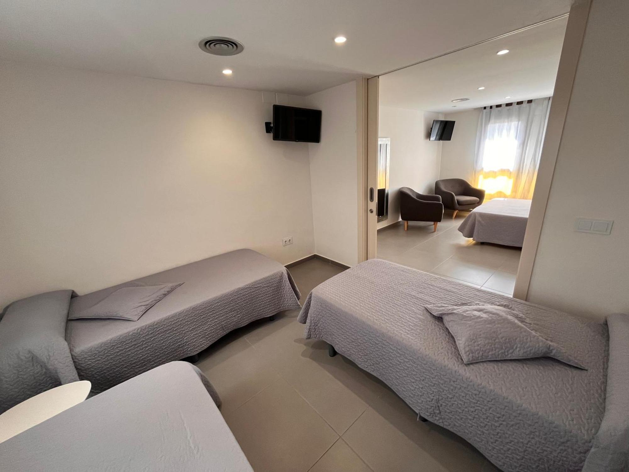 Hostal Tarres Anglés Εξωτερικό φωτογραφία