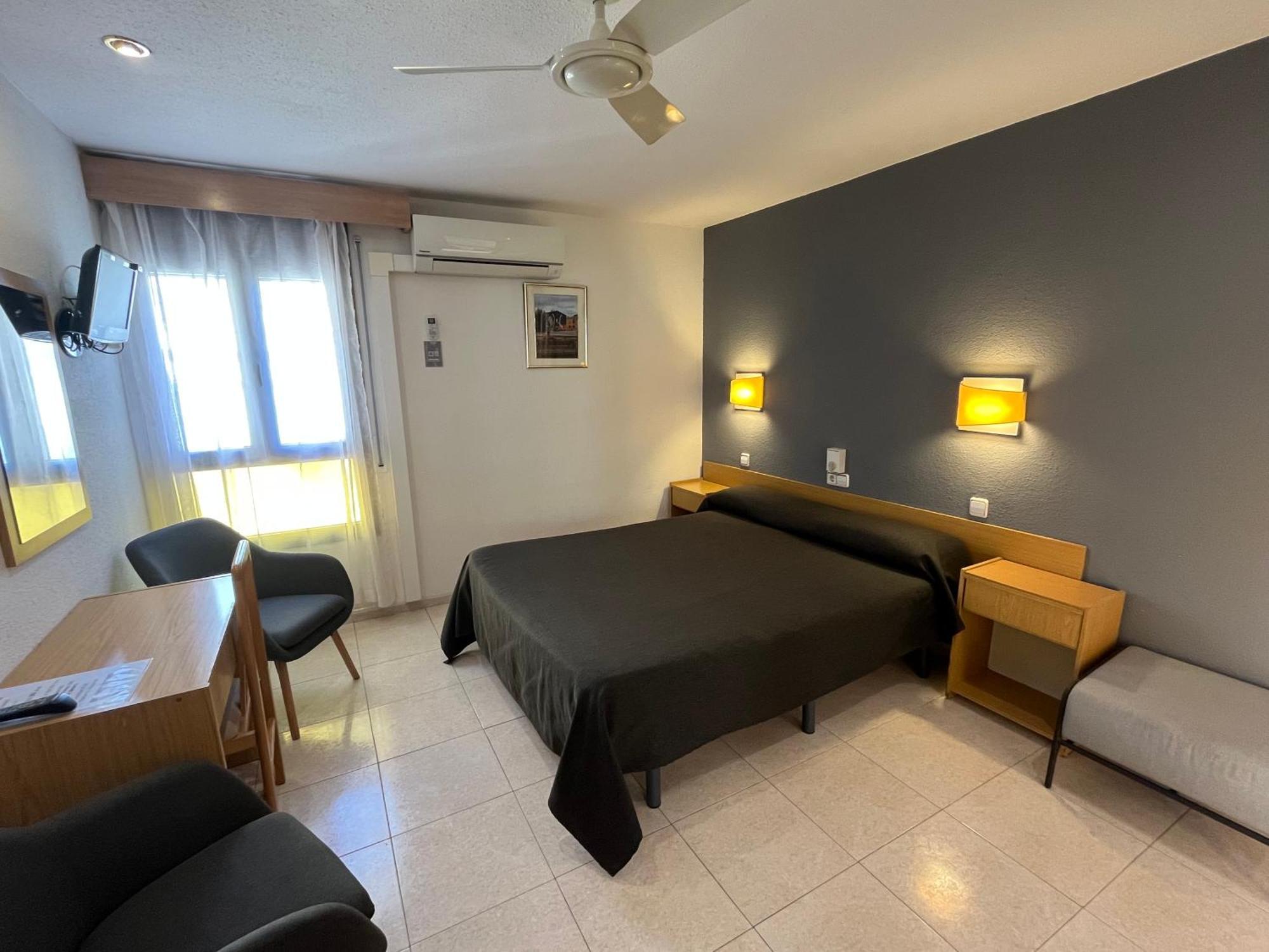 Hostal Tarres Anglés Δωμάτιο φωτογραφία