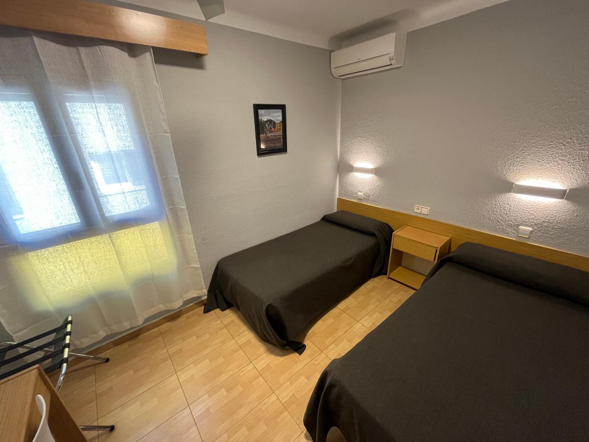 Hostal Tarres Anglés Δωμάτιο φωτογραφία