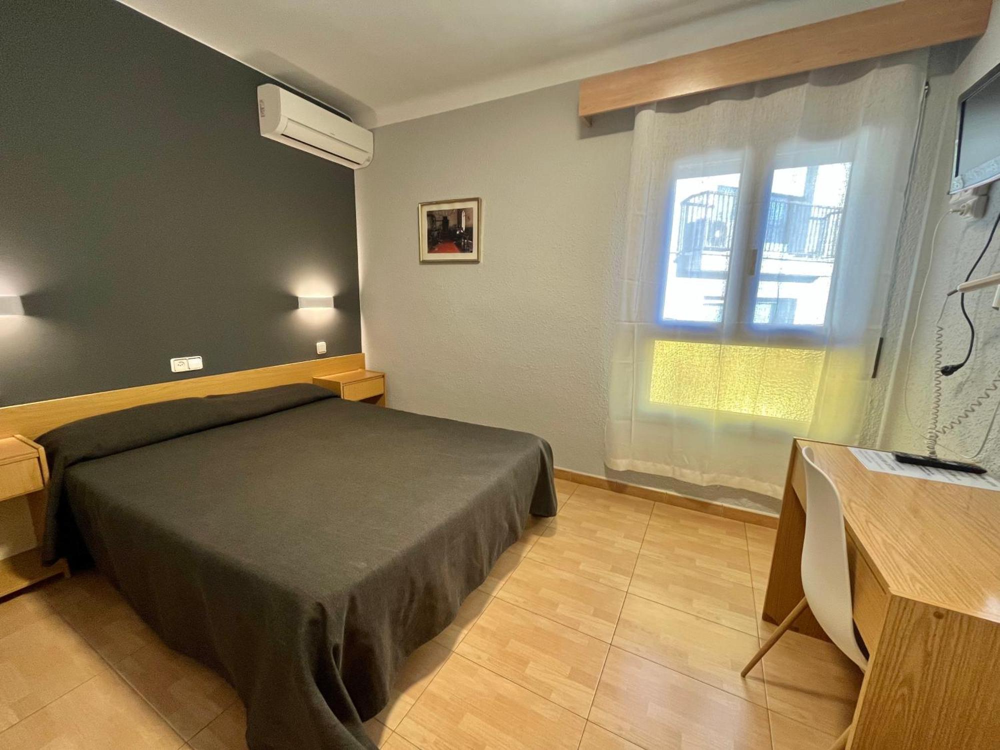 Hostal Tarres Anglés Εξωτερικό φωτογραφία